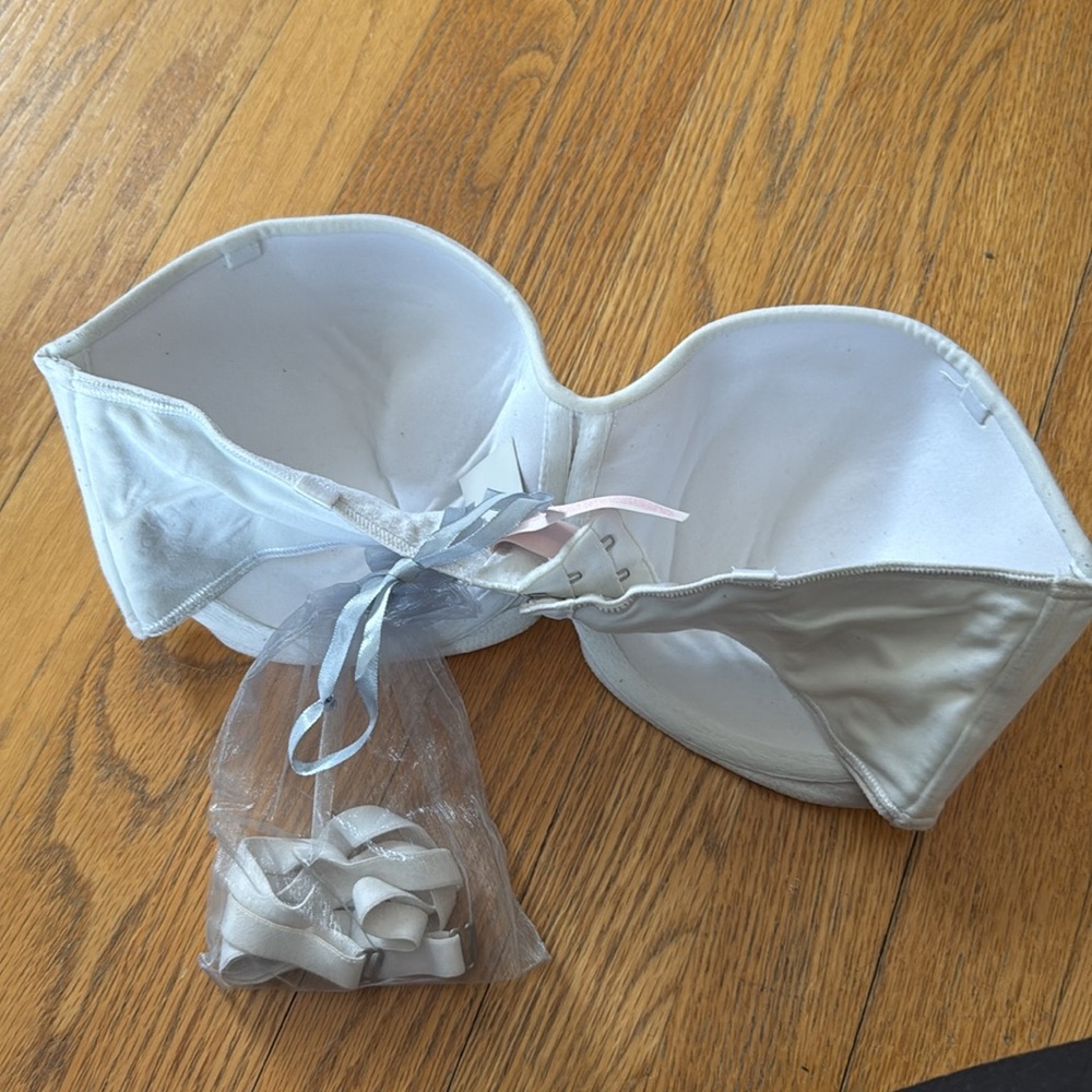 Vs Strapless Bra - image 3